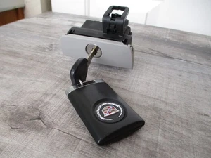 Cadillac DTS 2006-2011 guantera pestillo mango con cerradura y llave gris claro limpio - Imagen 1 de 10