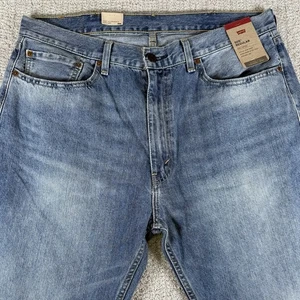 Neu mit Etikett Levi’s 505 Denim blaue Herrenjeans 38 x 32 normale Passform gerades Bein abgenutzt - Bild 1 von 10
