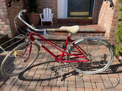 Bicicleta crema vintage para mujer Foto 1 de 4