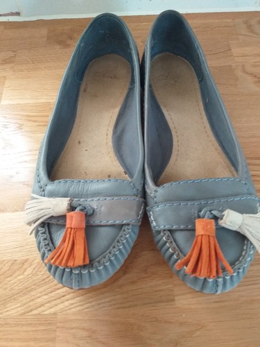 Mocassini Clarks donna grigi in pelle con nappa piatta UK 4 5