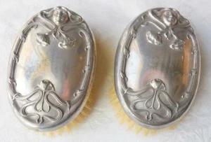 2 Cepillos Art Nouveau Antiguo Adornados Derby Silver Co Caballo Juego a juego - Imagen 1 de 6