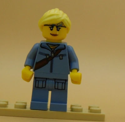 LEGO City Deep Sea Explorers minifigure, Jessica Sharpe, CTY1171 - Image 1 of 2