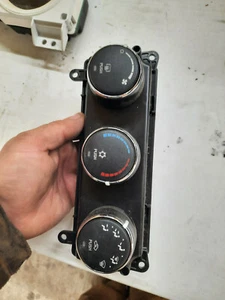 07 08 09 Sebring Avenger Climate Control Panel Temperature Unit A/C Heater OEM - Imagen 1 de 3