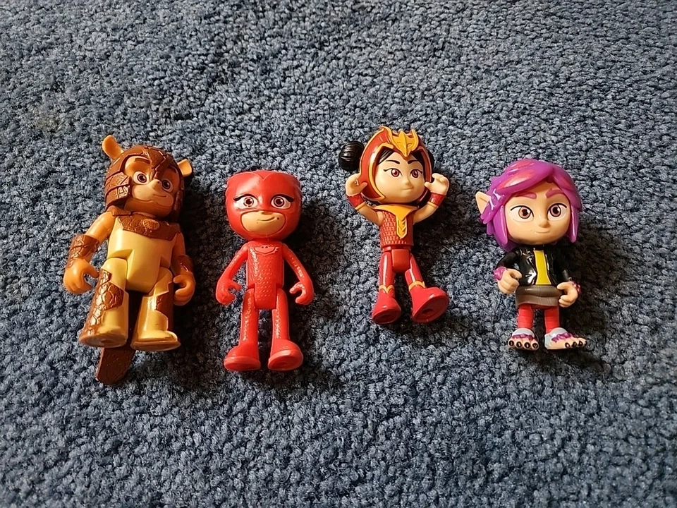 4 MASCARAS PJ Wolfie Kid Howler RIP Villano Lote 3" Figura de Acción Juguete Hombre Lobo Raro  Foto 1 de 1