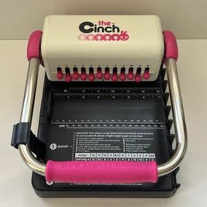Herramienta de encuadernación de libros The Cinch We R Memory Keepers máquina de artesanía rosa funciona - Imagen 1 de 11
