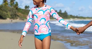 Tea Collection Girl's Long Sleeve Multicolor Printed Swim Rash Guard Top Sz 4 - Picture 1 of 3