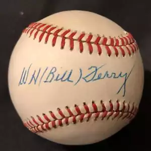 WH Bill Terry ONL Baseball PSA/DNA Signed Auto Giants ID:181507 - Picture 1 of 3