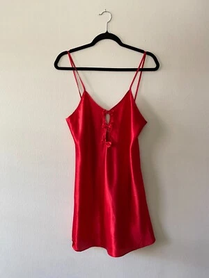 Sexy Vestido Sin Mangas Rojo Sedoso Detalle Lazo Años 90 De Colección Grande Coqueta Sabrina Carpintera Foto 1 de 4