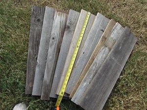 Tableros de madera de cerca antiguos recuperados - 2 tableros de cerca tablones de madera de granero desgastados de 24" - Imagen 1 de 5