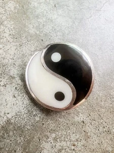 925 Sterling Silver Vintage Enamel Yin Yang Peace Black White Brooch Signed - Picture 1 of 14