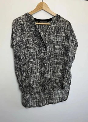 Vince. Size XS Black Grey 100% Silk Blouse Oversized Relaxed Fit - Image 1 of 4