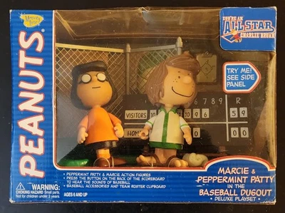 *RARO*Peanuts You’re an Allstar Charlie Brown Set Marcie&Peppermint Patty Dugout Foto 1 de 4