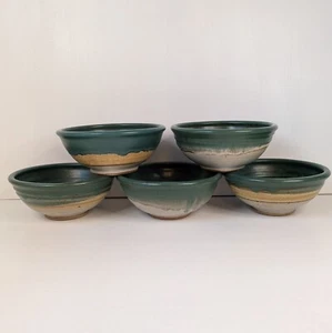 Set 5 insalatiere cereali insalatiere fatte a mano studio arte ceramica verde e marrone 7" firmate - Foto 1 di 24