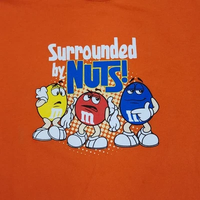 Camiseta M&MS "Estoy rodeada de nueces" para hombre XL naranja divertido logotipo gráfico de colección Y2K  Foto 1 de 4