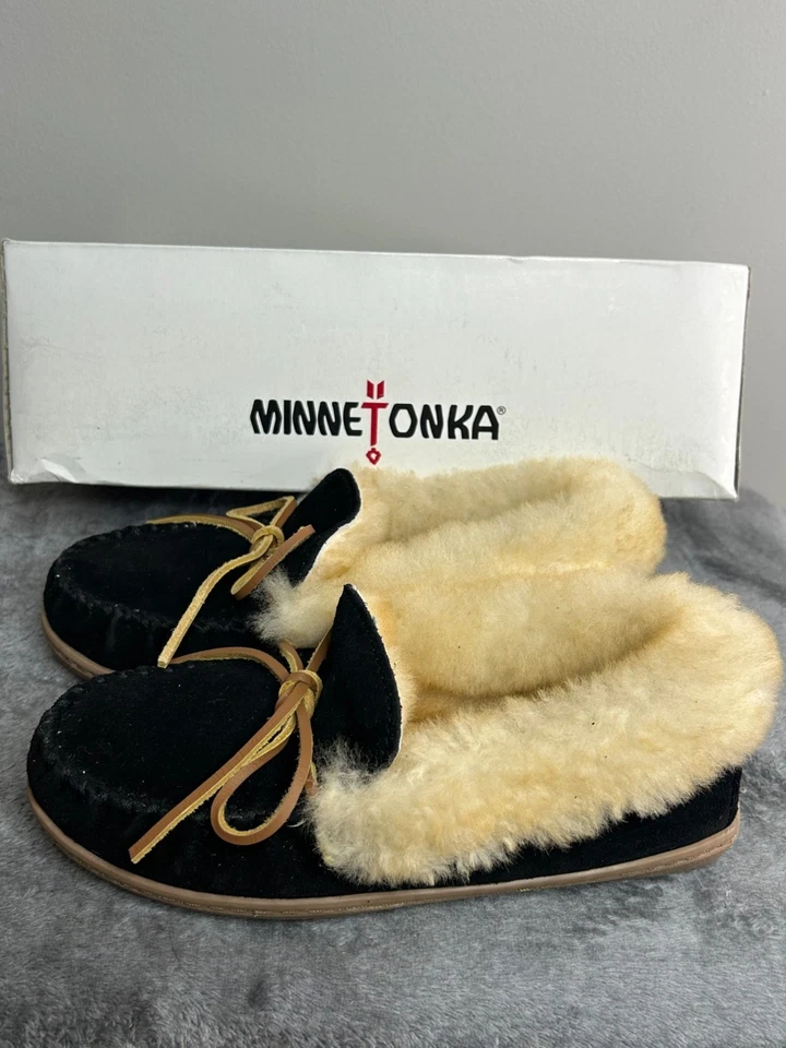 Zapatilla de piel de oveja Minnetonka Alpine negra, para mujer talla 5 nueva en caja Foto 1 de 4