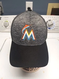 Gray Fitted Miami Marlins Baseball Hat 🧢 By New Era M/L - Picture 1 of 9
