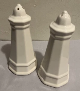 Set Sale e Pepe Pfaltzgraff Heritage 6” Forma Faro Bianco - Foto 1 di 7