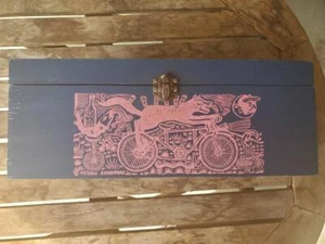 Jose Cuervo Tequila Art Box Wood Reserva de la Familia Artemio Rodriguez 1997 - Picture 1 of 11