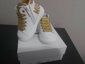 moschino girls shoes