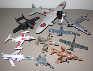 Lotto 10 aerei pressofusi assortiti - New Ray, Maisto, Matchbox, Corgi - Foto 1 di 4