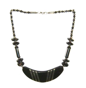 Collana antica vintage artigianale con perline nere e argento oltre 50 anni - Foto 1 di 5