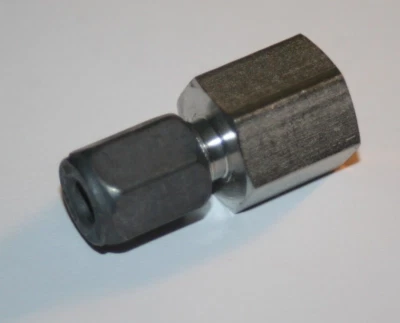 1/4 Tube x 1/4 FNPT 316ss Hydraulic Fitting Parker 4-4 GBU-SS - Image 1 of 3