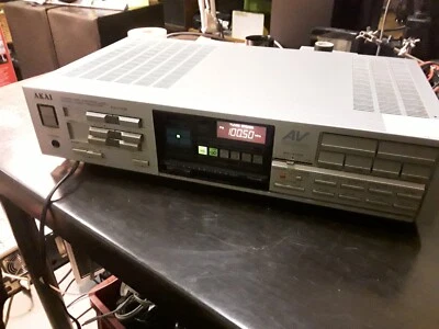 Akai AA-V105 Computer Controlled Audio Video Reciever - Bild 1 von 4