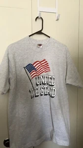 T-shirt United We Stand taglia large usata - Foto 1 di 6