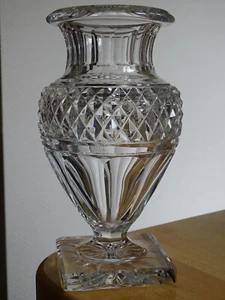 SAINT LOUIS AMAZING VINTAGE VASE GLASS CRYSTAL PATTERN MEDICIS - Picture 1 of 11