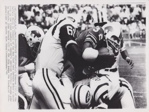 1969 Press Photo NFL Buffalo Bills O.J. Simpson .vs. New York Jets John Dockery - Picture 1 of 2
