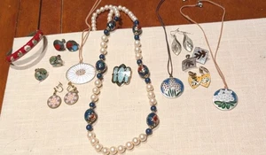 Lote De 12 Surtidos Closinee Joyería Broche Pendientes Collar s más - Imagen 1 de 4