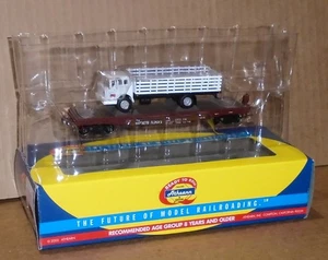 : Athearn HO "Southern Pacific 40' Flatcar w/ Ford Staked Truck" Boxed #92705 - Picture 1 of 17