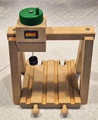 33386 Brio Wooden Train Doublewide Overhead Crane - Image 1 of 4