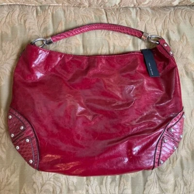THE LIMITED NWT red large purse, retails $49, magnet closure #7655 - Image 1 of 4