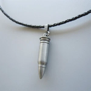 Collar de cuero trenzado con dije colgante de plata cepillada en forma de corte vintage - Imagen 1 de 4