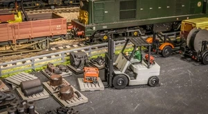 Gasbetriebener Gabelstapler - Spur O - Bild 1 von 4