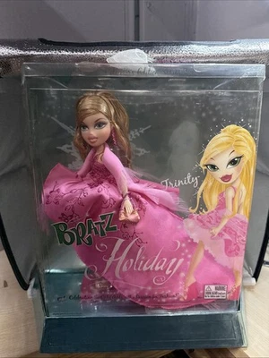 КУКЛА BRATZ - КОЛЛЕКЦИОННОЕ ИЗДАНИЕ СЕРИИ 2 - ПРАЗДНИК - ТРОИЦА - "НОВЫЙ В КОРОБКЕ" - Изображение 1 из 4