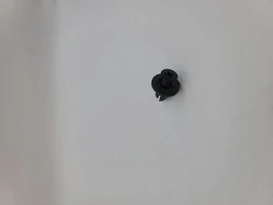 Genuine Nissan Bumper Cover Clip 01553-0038U - Picture 1 of 4