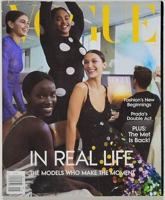 THE MODELS WHO MAKE THE MOMENT September 2021 HARPER'S BAZAAR Magazine 370 Pages - Image 1 of 2