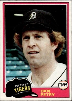 1981 TOPPS #59 DAN PETRY (DETROIT TIGERS) BASEBALL CARD - Image 1 of 2