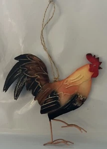 "Adorno de Navidad de lata de metal de gallo Barnyard Farmstead 4,5"" H 5"" W" - Imagen 1 de 5