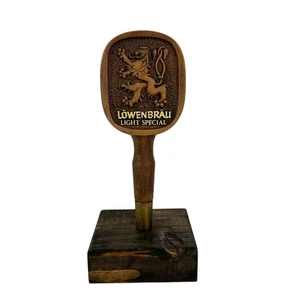 Manico rubinetto birra speciale legno chiaro vintage Lowenbrau design araldica leone 7,5" - Foto 1 di 10
