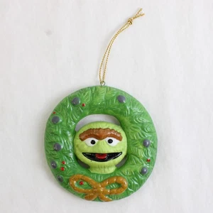 Vintage 1988 Muppets Oscar The Grouch Weihnachtskranz Keramik Ornament 3,5" - Bild 1 von 5