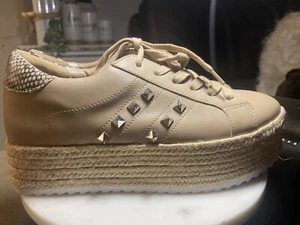steve madden Women 8.5 Platform - Picture 1 of 5