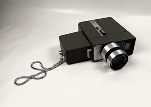 Vintage MOVIE CAMERA Crestline Super 8 Zoom Film Japan w/ Wrist Strap Powers On - Picture 1 of 10