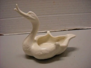 Vintage Hull Art Pottery White Swan Small Planter Trinket Box Jewelry Holder - Picture 1 of 6