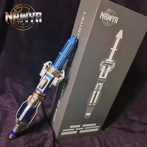 NAWYA Dctor Who 12th Metal Sonic Screwdriver LED Colorful Light Replica Prop - Foto 1 di 15