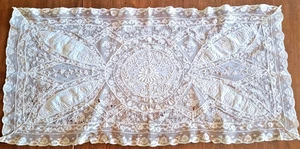 Napperon XIXe en linon et tulle brodé ,entourage en dentelle - 80 cm x 40 cm - Bild 1 von 6