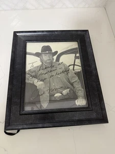 CHUCK NORRIS Autograph Framed Signed Photo - Picture 1 of 1