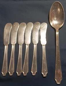1847 ROGERS BROS.[IS] 6 Antique Silver BUTTER KNIVES & 1 SERVING SPOON - Picture 1 of 4
